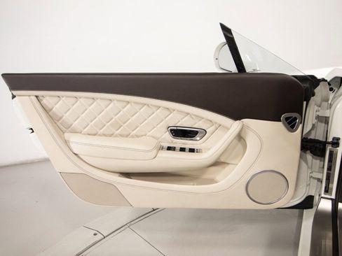 Used 2016 Bentley Continental GTC image 33