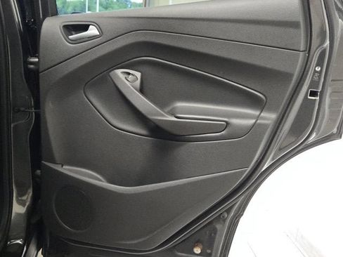 Used 2017 Ford Escape SE FWD image 9