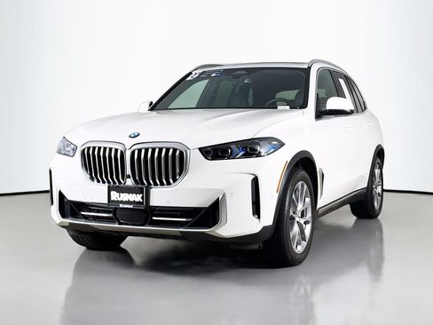 Used 2024 BMW X5 xDrive40i w/ Premium Package AWD/4WD image 3