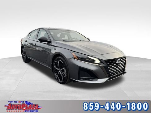 Used 2025 Nissan Altima 2.5 SR image 8