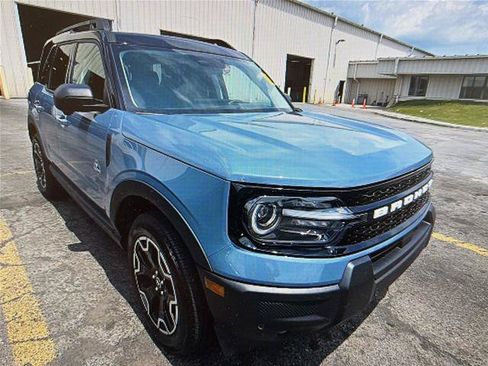 Certified 2025 Ford Bronco Sport Outer Banks w/ Outer Banks Tech Package+ AWD/4WD image 4