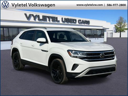 Certified 2023 Volkswagen Atlas Cross Sport SE image 1