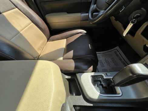 Used 2010 Toyota Tundra 4x4 CrewMax image 26