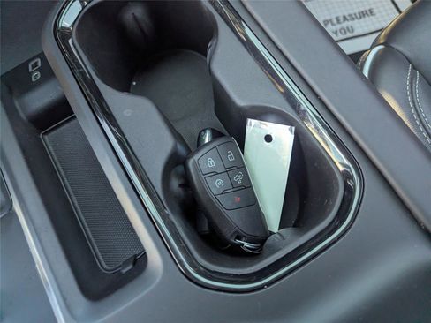 Used 2022 GMC Sierra 1500 AT4X image 24