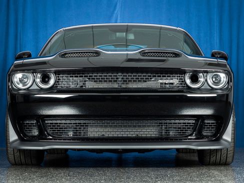 Used 2023 Dodge Challenger SRT Hellcat w/ Driver Convenience Group image 11