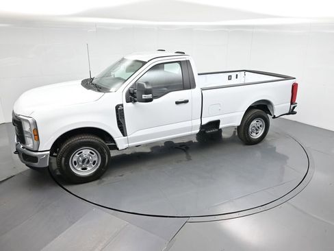 New 2026 Ford F250 XL w/ XL Chrome Package image 38