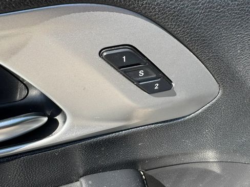 Used 2020 Chrysler Pacifica Touring-L Plus w/ Advanced Safetytec Group FWD image 29