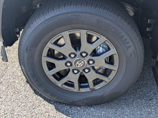 New 2026 Toyota 4Runner SR5 AWD/4WD image 11