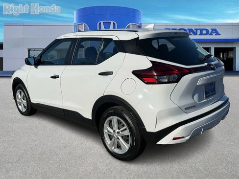 Used 2024 Nissan Kicks S image 4