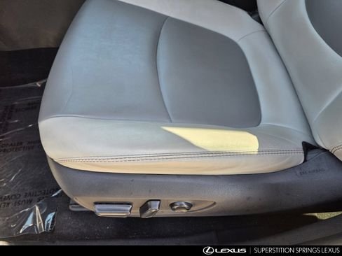 Used 2019 Toyota RAV4 Limited w/ Carpet Mat Package AWD/4WD image 15