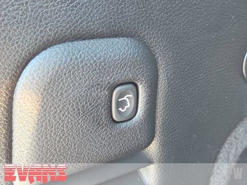 Used 2019 Jeep Grand Cherokee Overland AWD/4WD image 31