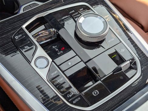 New 2026 BMW X7 M60i image 10