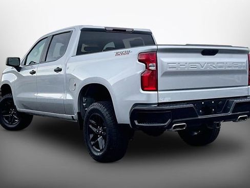 Used 2021 Chevrolet Silverado 1500 Custom Trail Boss w/ LPO, Dark Essentials Package AWD/4WD image 11