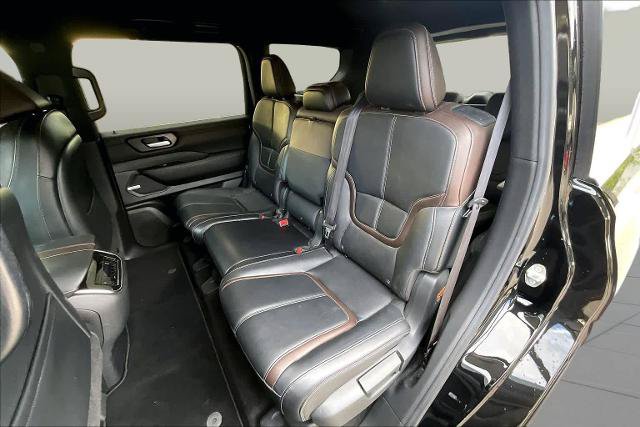 Certified 2025 Nissan Armada SL AWD/4WD image 19