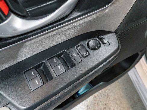 Used 2018 Honda CR-V EX image 12