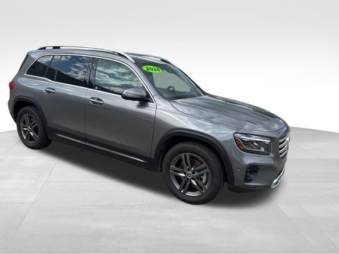 Used 2026 Mercedes-Benz GLB 250 4MATIC image 9