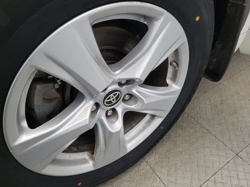 Used 2020 Toyota Highlander L image 31