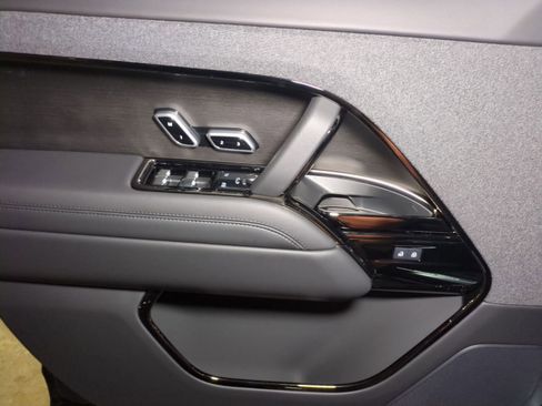 New 2026 Land Rover Range Rover Sport Dynamic SE AWD/4WD image 11