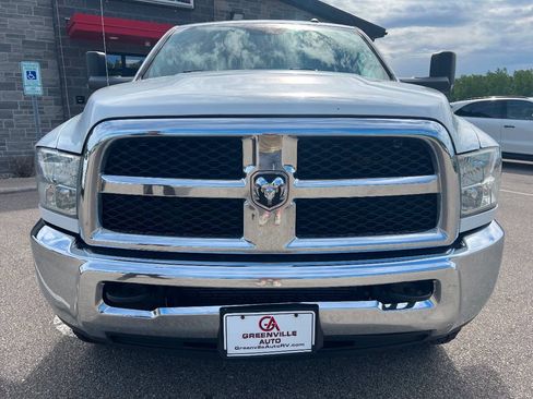 Used 2018 RAM 2500 SLT AWD/4WD image 2