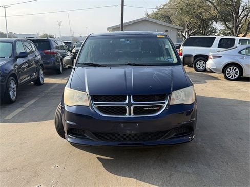 Used 2013 Dodge Grand Caravan SE image 2