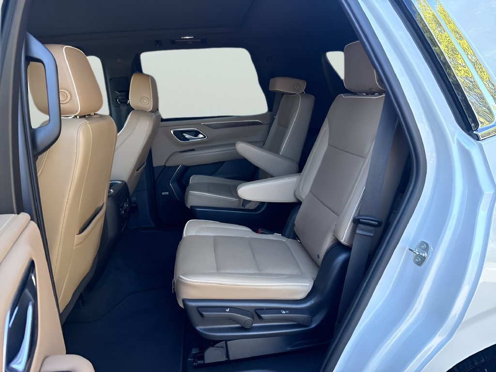Used 2021 Chevrolet Tahoe Premier w/ Premium Package AWD/4WD image 13