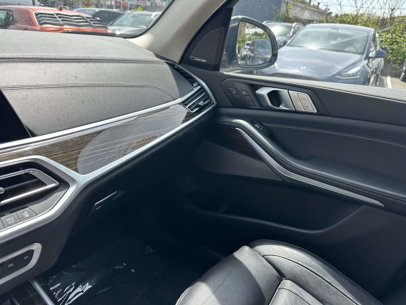 Used 2019 BMW X7 xDrive40i w/ Premium Package AWD/4WD image 32