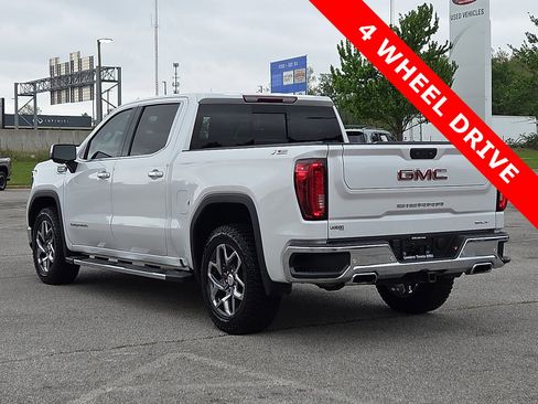Used 2023 GMC Sierra 1500 SLT w/ SLT Premium Plus Package AWD/4WD image 4