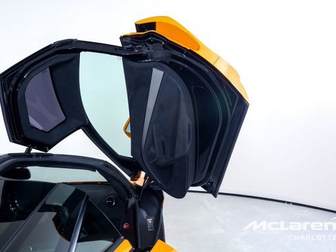 Used 2019 McLaren 720S image 17