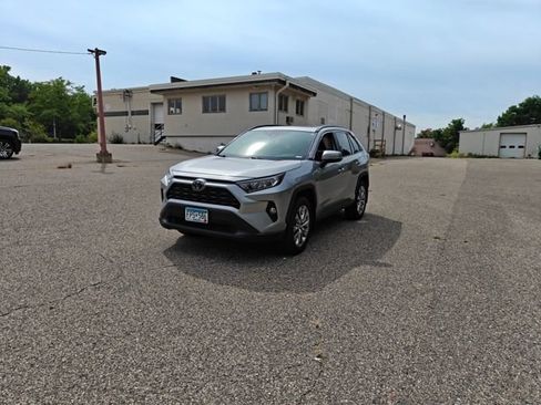Used 2021 Toyota RAV4 XLE Premium AWD/4WD image 17