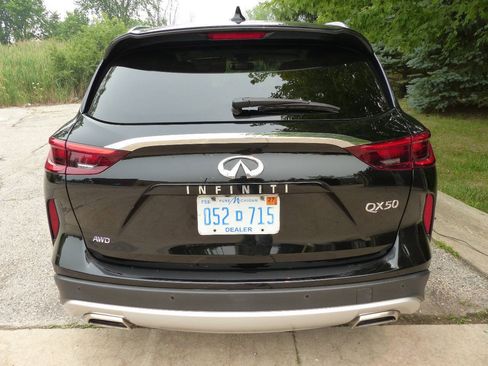 Used 2021 INFINITI QX50 Luxe w/ Cargo Package AWD/4WD image 8