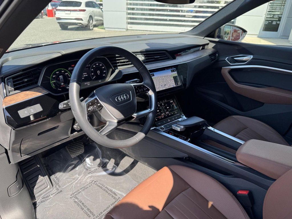 Used 2022 Audi e-tron Premium AWD/4WD image 20