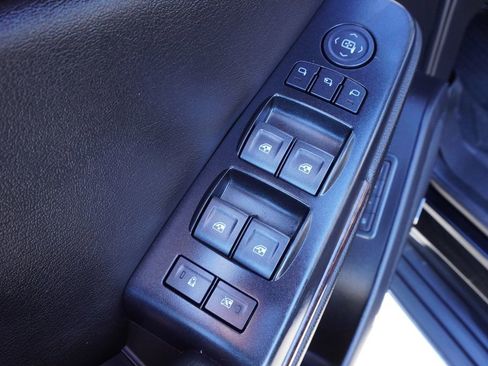 Used 2020 GMC Yukon SLT image 16