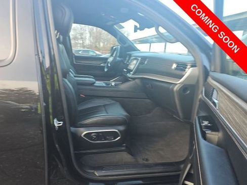 Used 2024 Jeep Wagoneer Series III w/ Premium Group I image 8