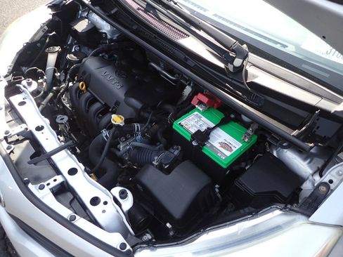 Used 2012 Toyota Yaris LE FWD image 19
