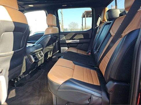 Used 2024 Ford F250 Platinum image 8