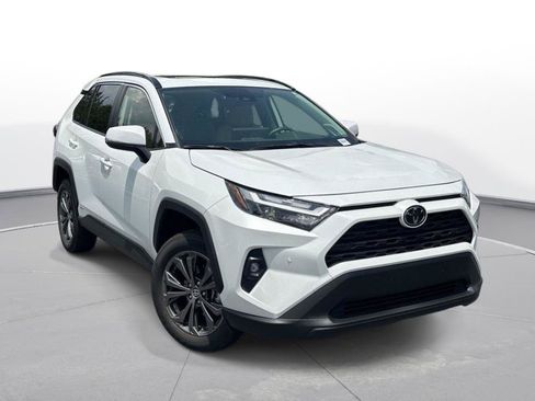 Used 2025 Toyota RAV4 XLE Premium w/ Weather Package AWD/4WD image 4