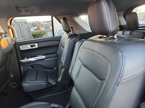 Used 2023 Ford Explorer XLT w/ Equipment Group 202A image 25