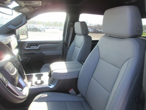 New 2026 GMC Sierra 2500 SLT AWD/4WD image 13