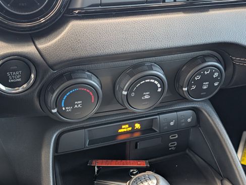 New 2026 MAZDA MX-5 Miata Club w/ Interior Package RWD image 21