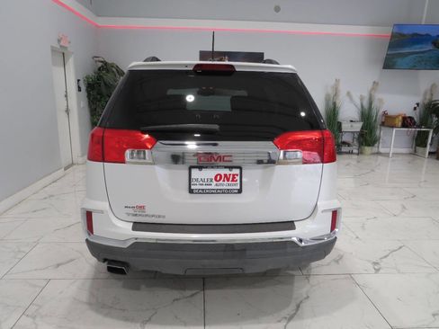 Used 2017 GMC Terrain SLE w/ Convenience Package FWD image 4