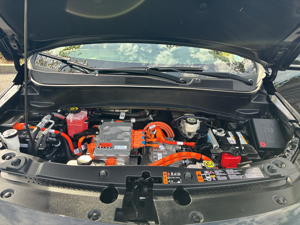 Used 2023 Chevrolet Bolt EUV LT w/ Convenience Package FWD image 13