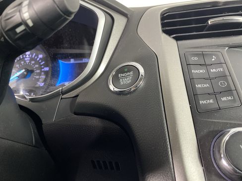 Used 2018 Ford Fusion S FWD image 24