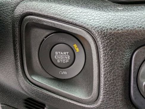 Certified 2024 Jeep Gladiator Sport AWD/4WD image 20