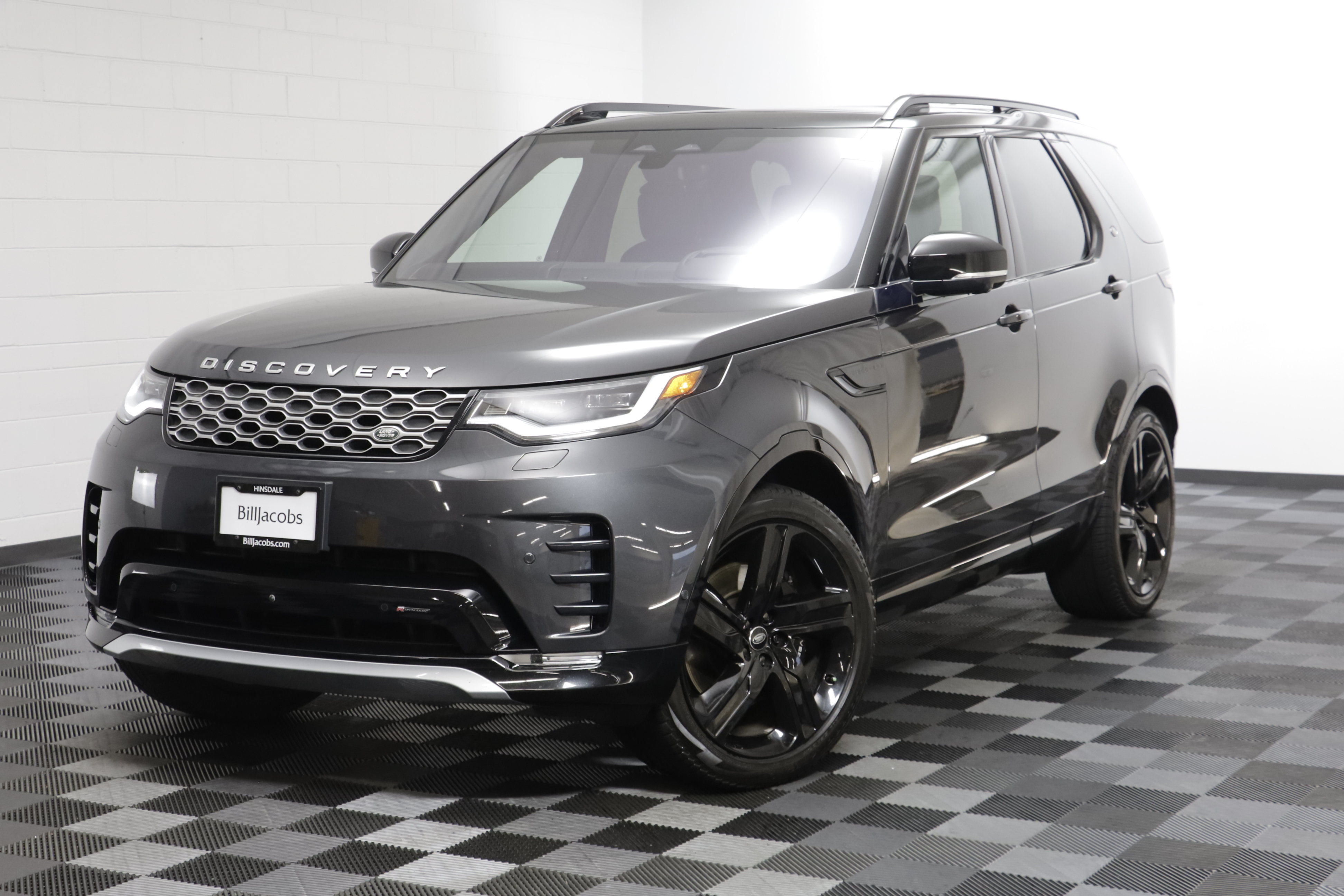Used 2023 Land Rover Discovery Metropolitan Edition AWD/4WD image 1