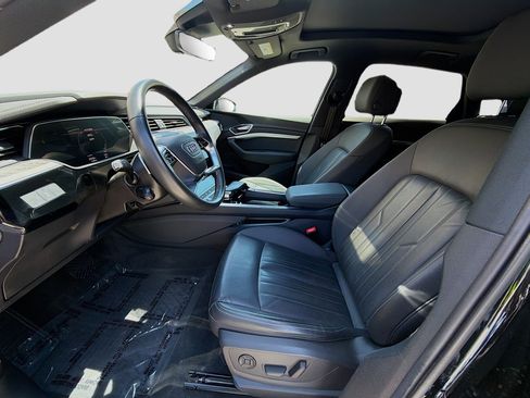 Used 2022 Audi e-tron Premium AWD/4WD image 19