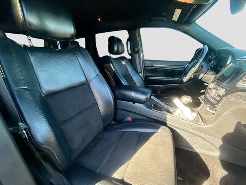Used 2019 Jeep Grand Cherokee Altitude image 27