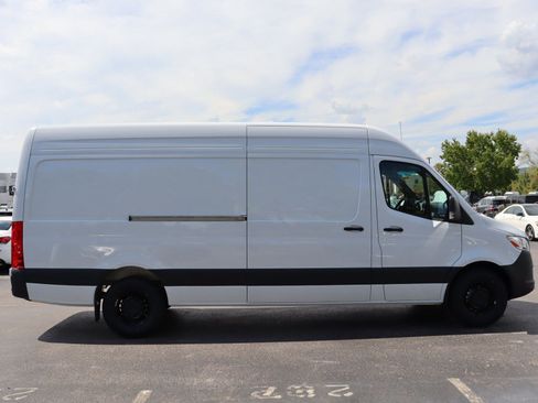 New 2025 Mercedes-Benz Sprinter 2500 image 29