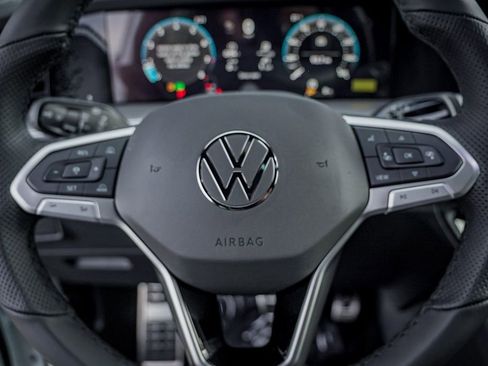 New 2026 Volkswagen Tiguan SE R-Line image 14