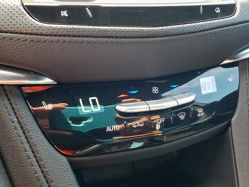 Used 2025 Cadillac XT5 Premium Luxury image 18