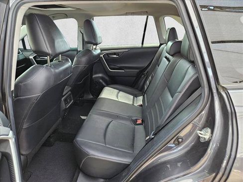 Used 2019 Toyota RAV4 Limited FWD image 16